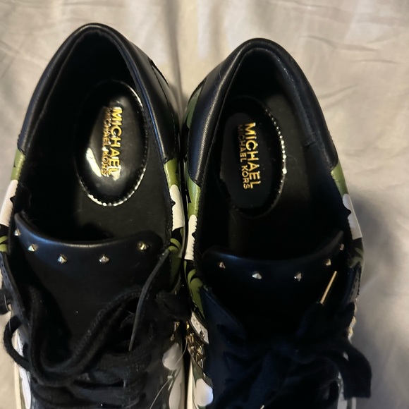 Michael Kors sneakers - Picture 2 of 4